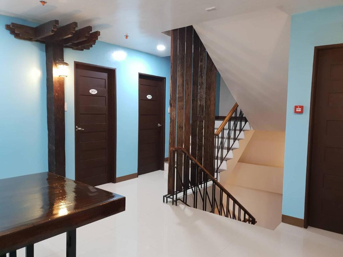 Hotel Lourdes Laoag Exterior photo